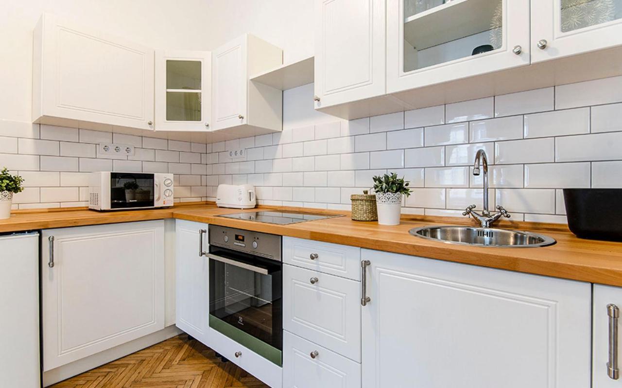 Cozy 2 Bedroom Apartment In Terez Boulevard. บูดาเปสต์ ภายนอก รูปภาพ